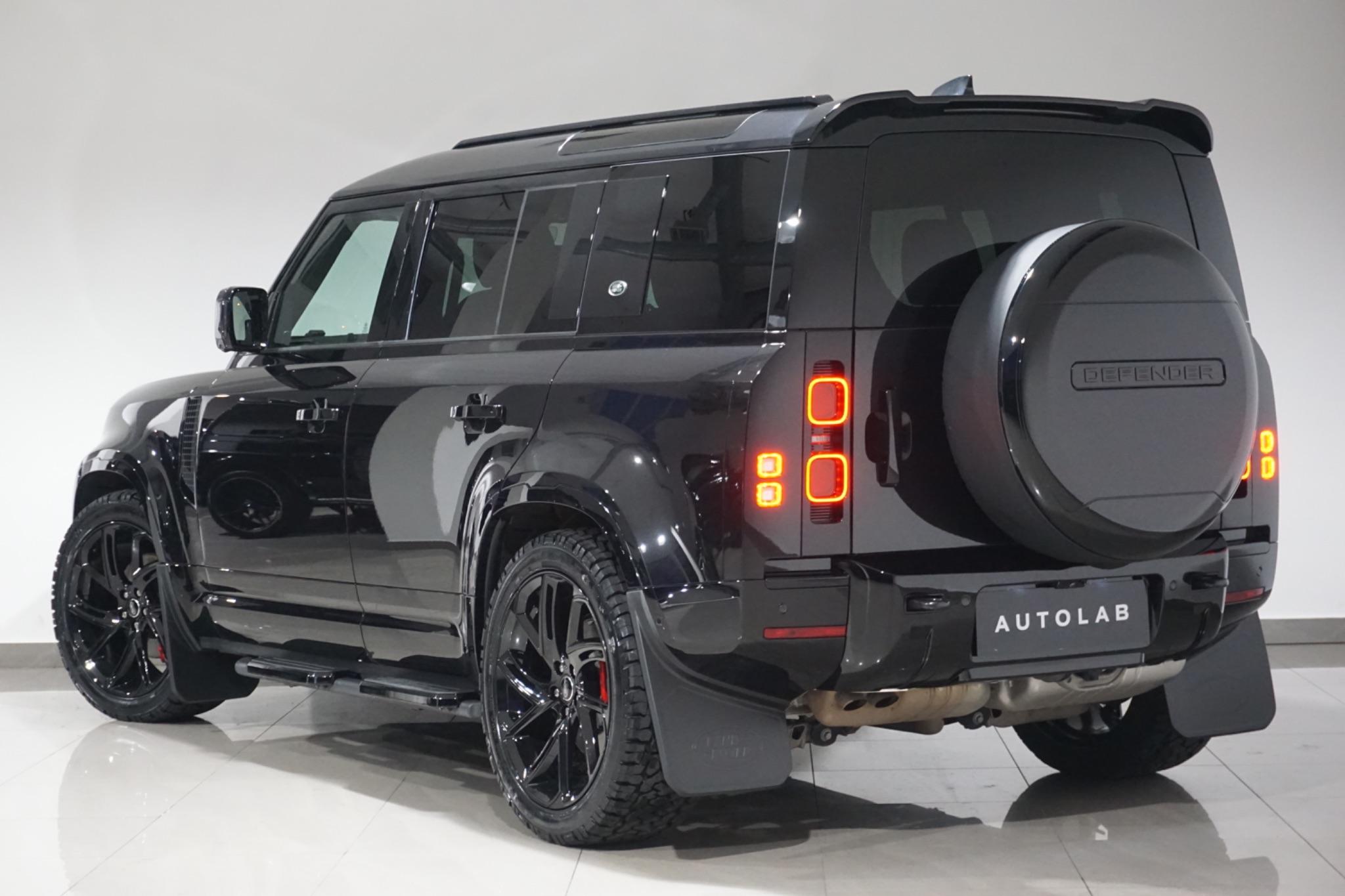 Land Rover Defender 110 3.0 D300 MHEV X-Dynamic SE Auto 4WD Euro 6 (s/s) 5dr
